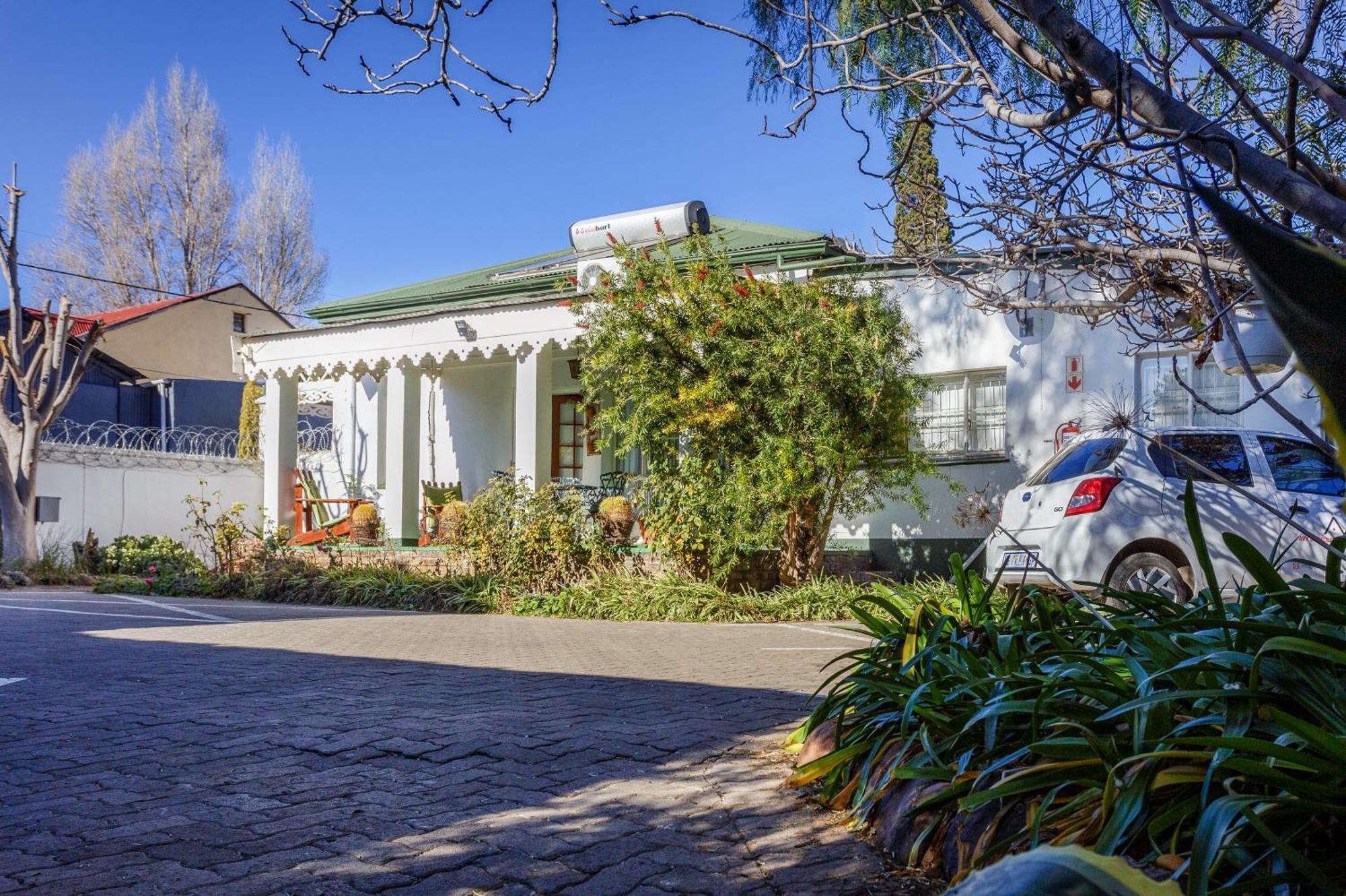 Horse And Mill Guesthouse Colesberg Exteriör bild