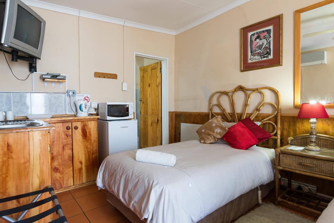 Horse And Mill Guesthouse Colesberg Exteriör bild